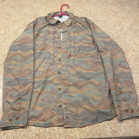 Patagonia shirt. Great condition. Wore 1 time. - Picture 1 of 3